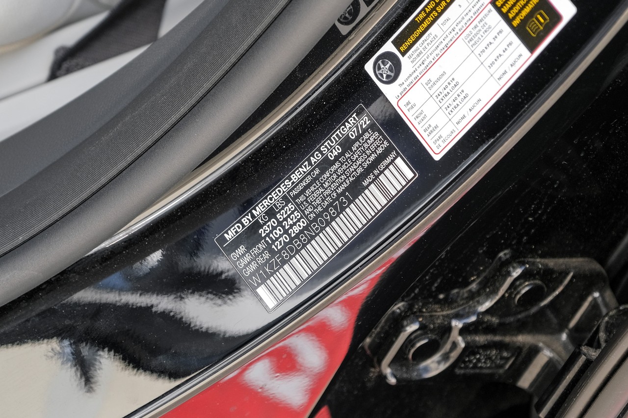 Mercedes-Benz E 350 Vehicle Main Gallery Image 53