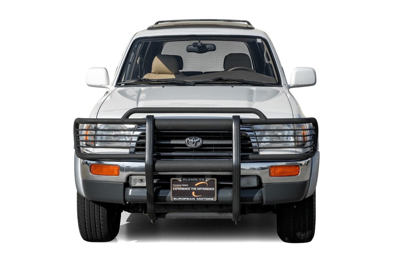 Toyota 4Runner Vehicle Main Gallery Image 06