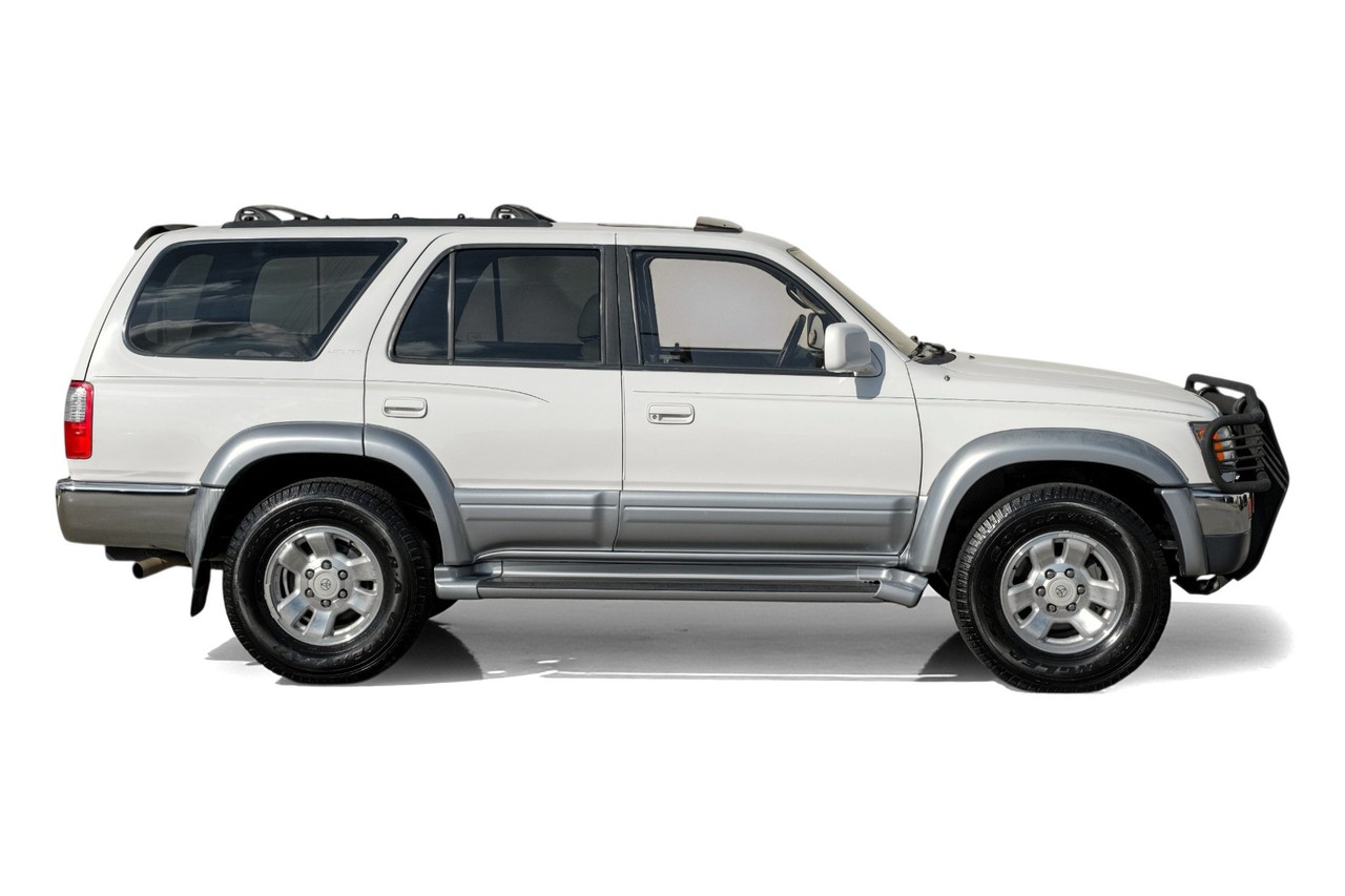 Toyota 4Runner Vehicle Main Gallery Image 08