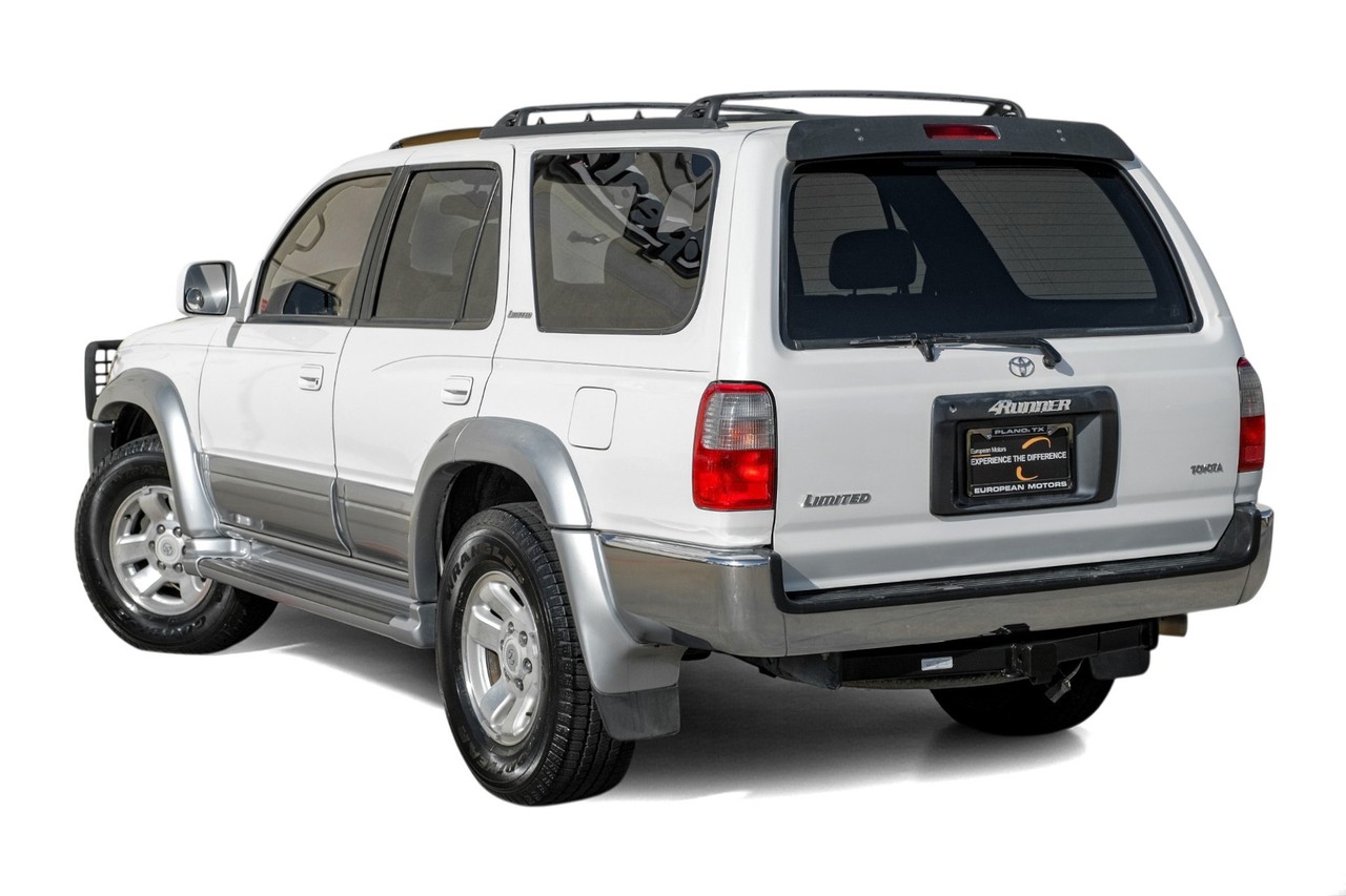 Toyota 4Runner Vehicle Main Gallery Image 11