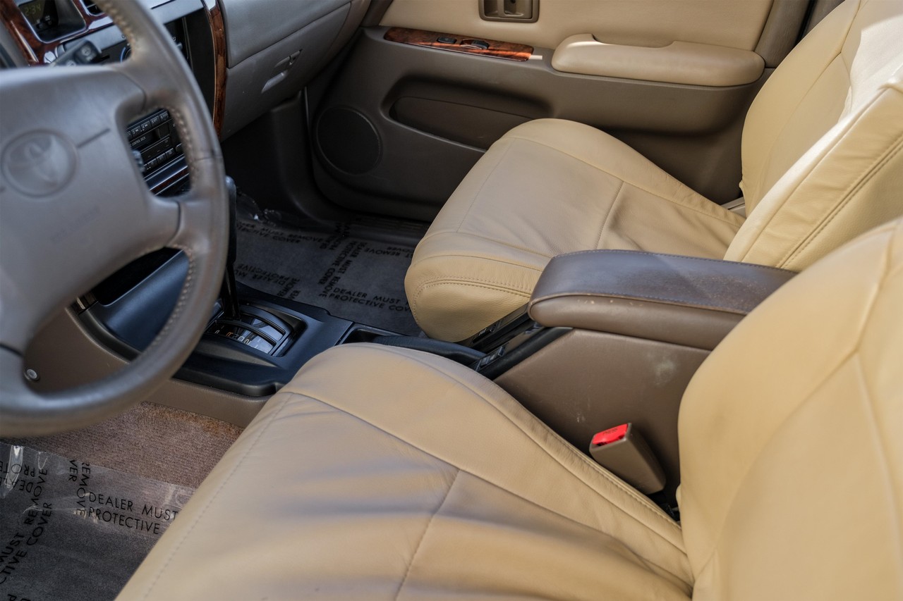 Toyota 4Runner Vehicle Main Gallery Image 20