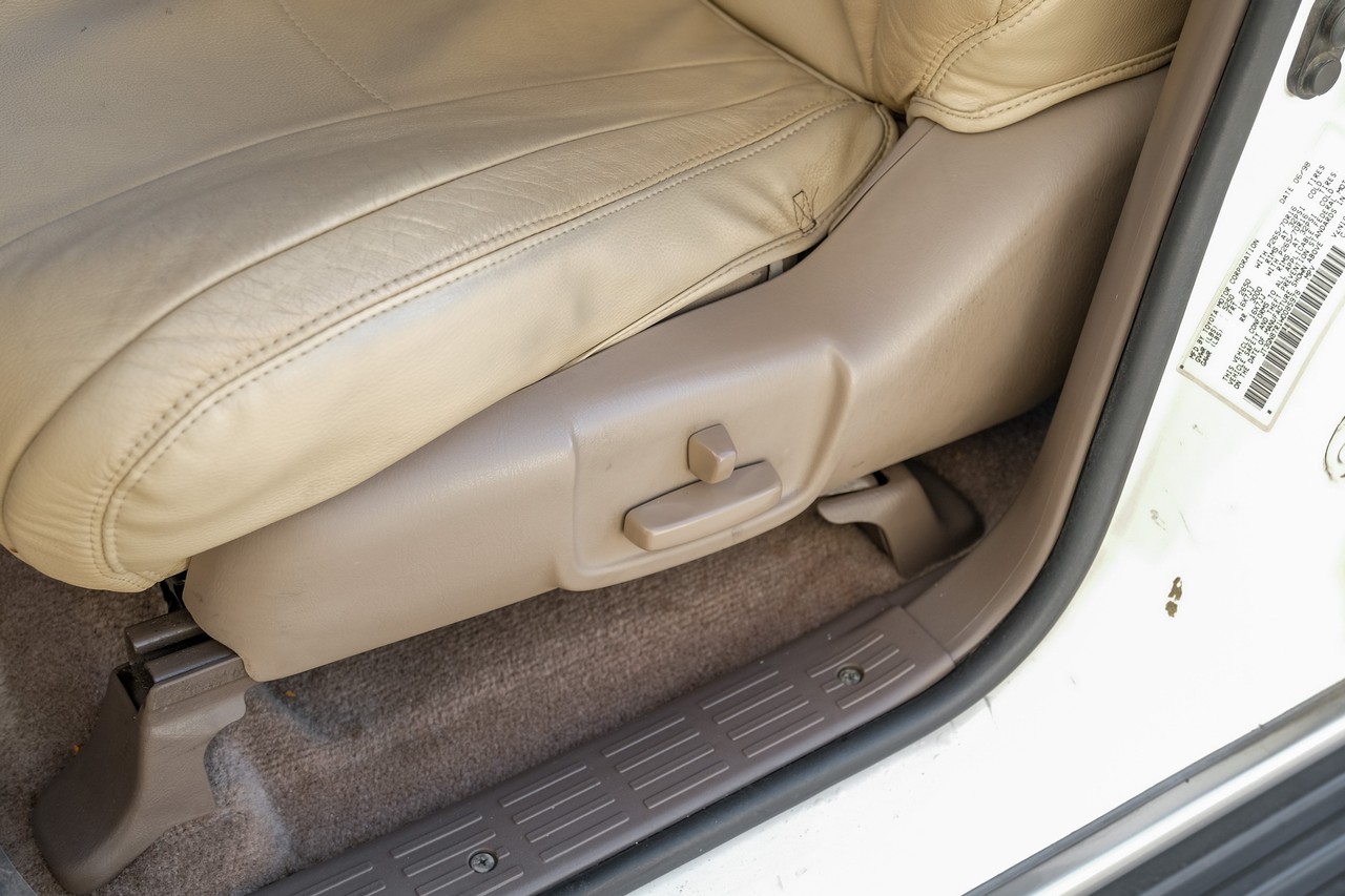 Toyota 4Runner Vehicle Main Gallery Image 27