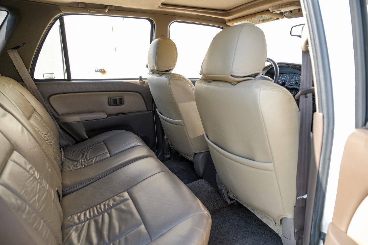 Toyota 4Runner Vehicle Main Gallery Image 31