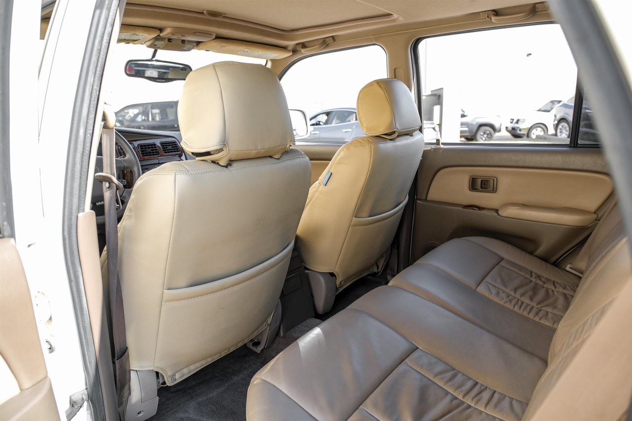 Toyota 4Runner Vehicle Main Gallery Image 32