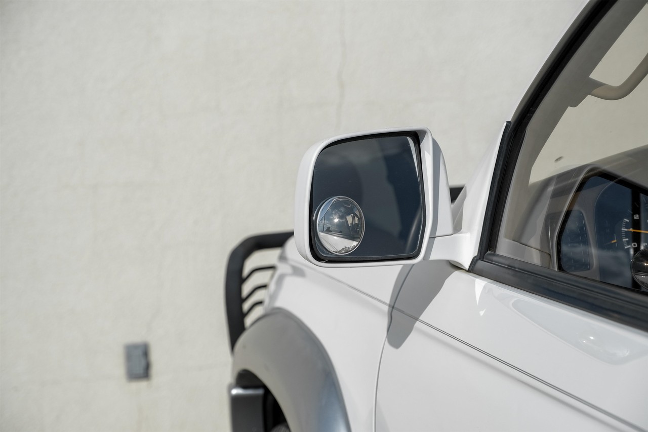 Toyota 4Runner Vehicle Main Gallery Image 35