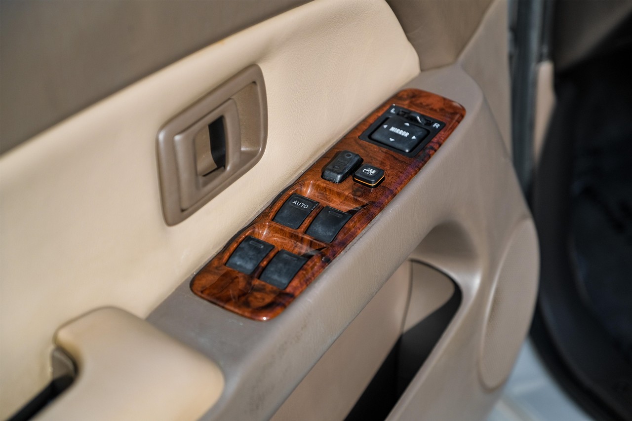 Toyota 4Runner Vehicle Main Gallery Image 37