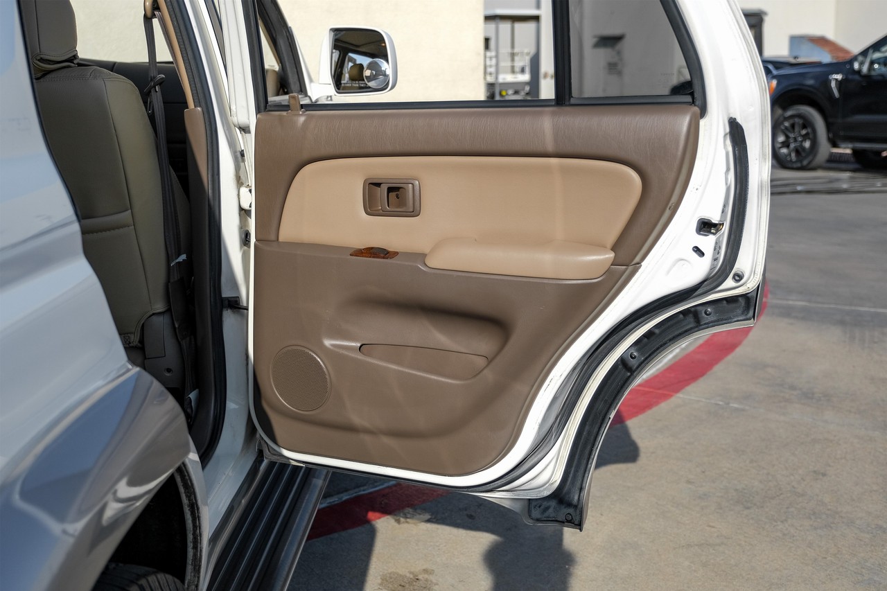 Toyota 4Runner Vehicle Main Gallery Image 40