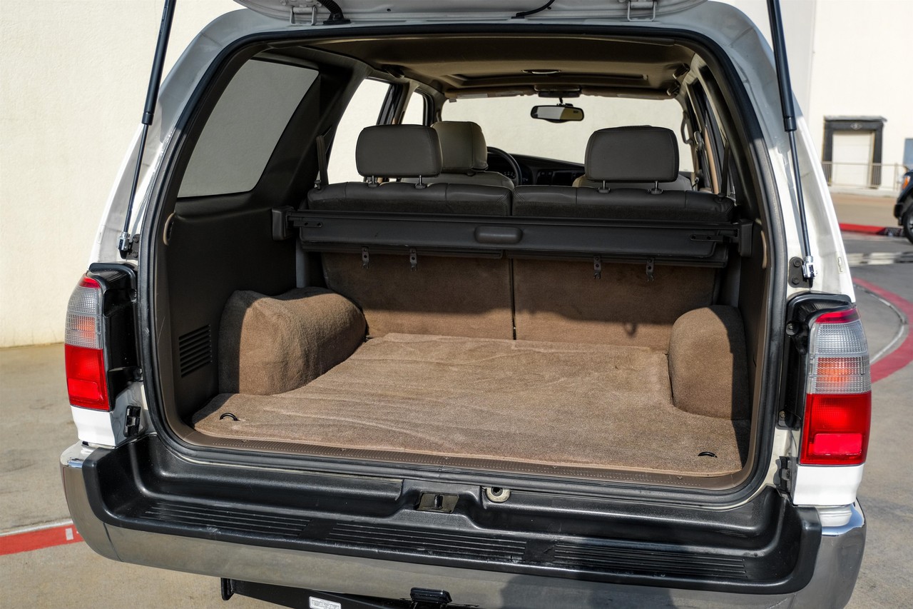 Toyota 4Runner Vehicle Main Gallery Image 43