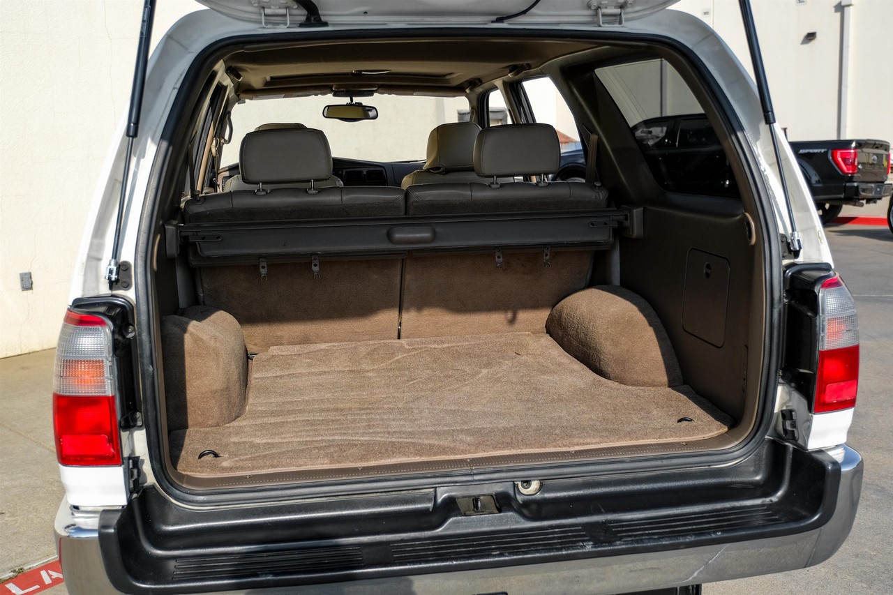 Toyota 4Runner Vehicle Main Gallery Image 44