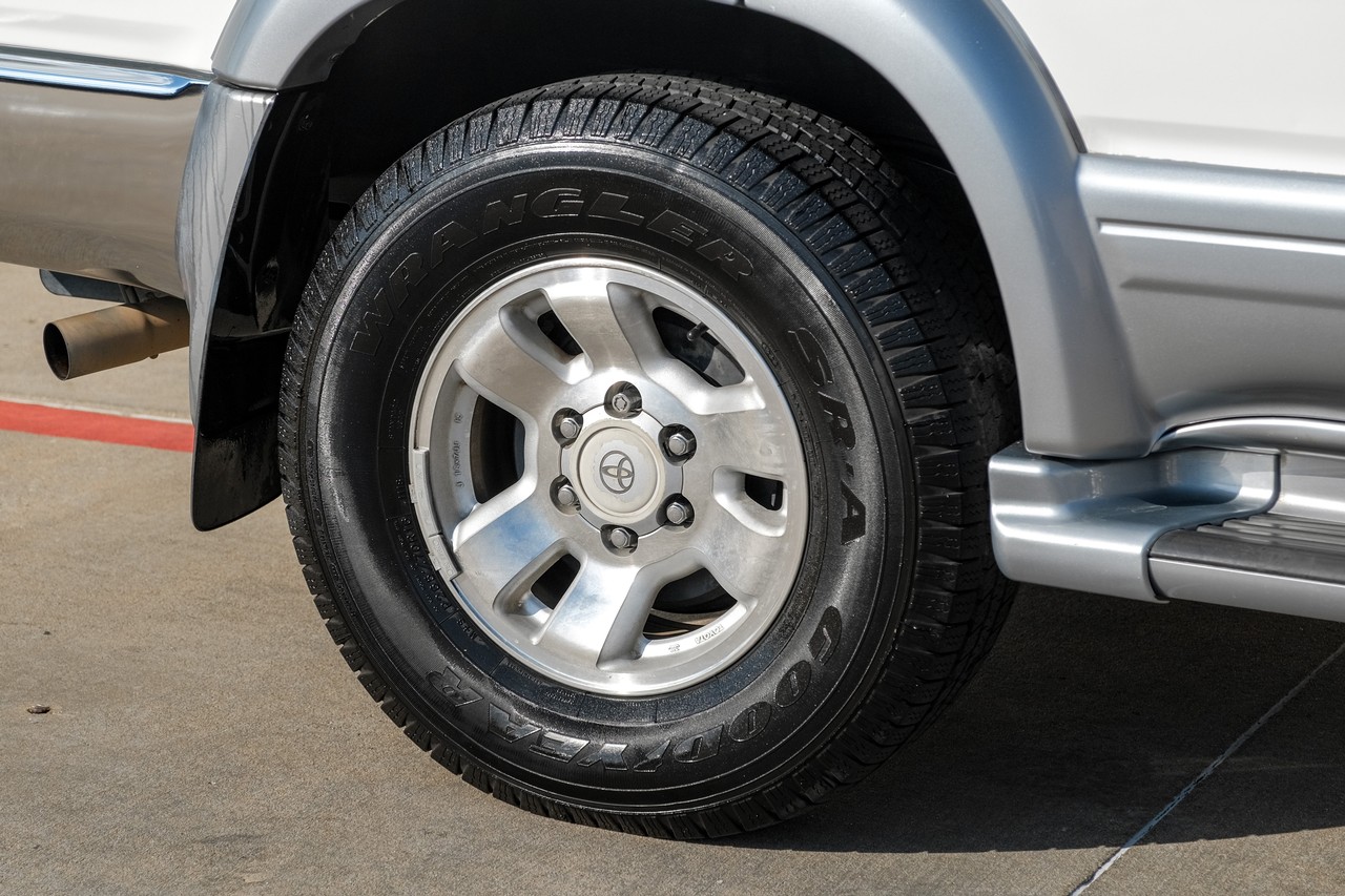 Toyota 4Runner Vehicle Main Gallery Image 45