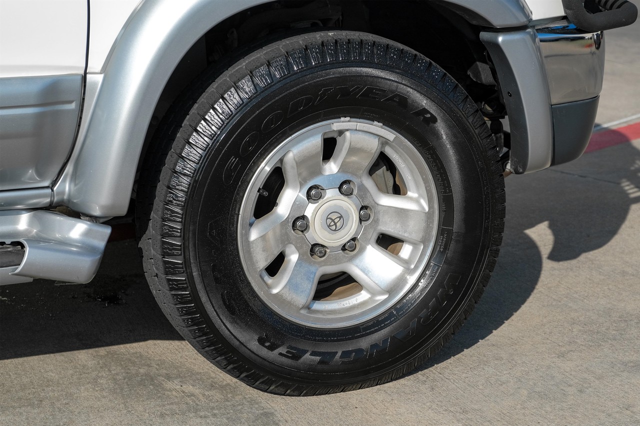 Toyota 4Runner Vehicle Main Gallery Image 46