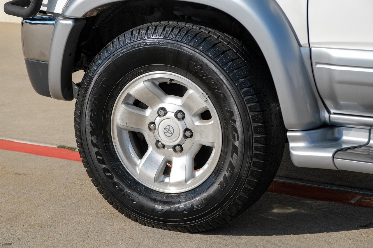 Toyota 4Runner Vehicle Main Gallery Image 47