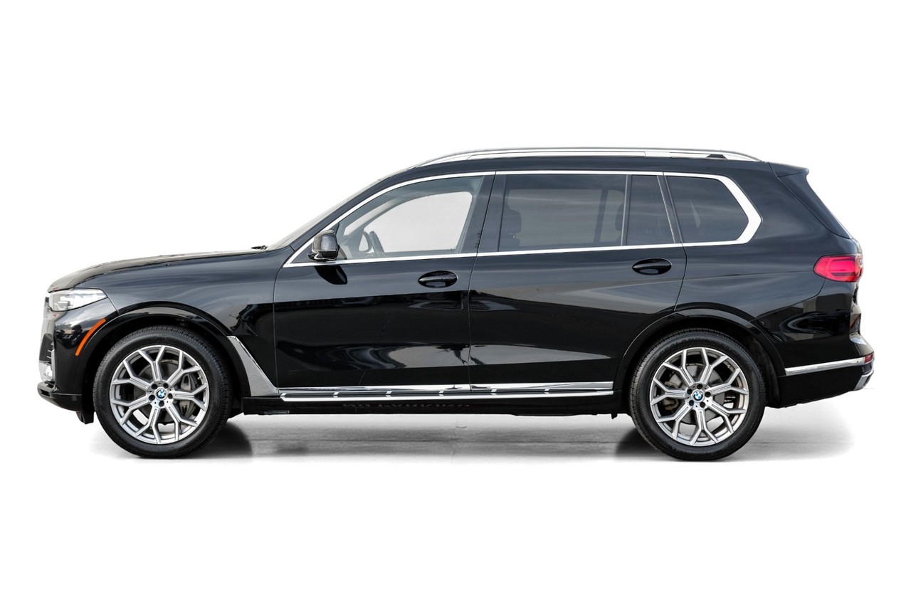 BMW X7 Vehicle Main Gallery Image 12