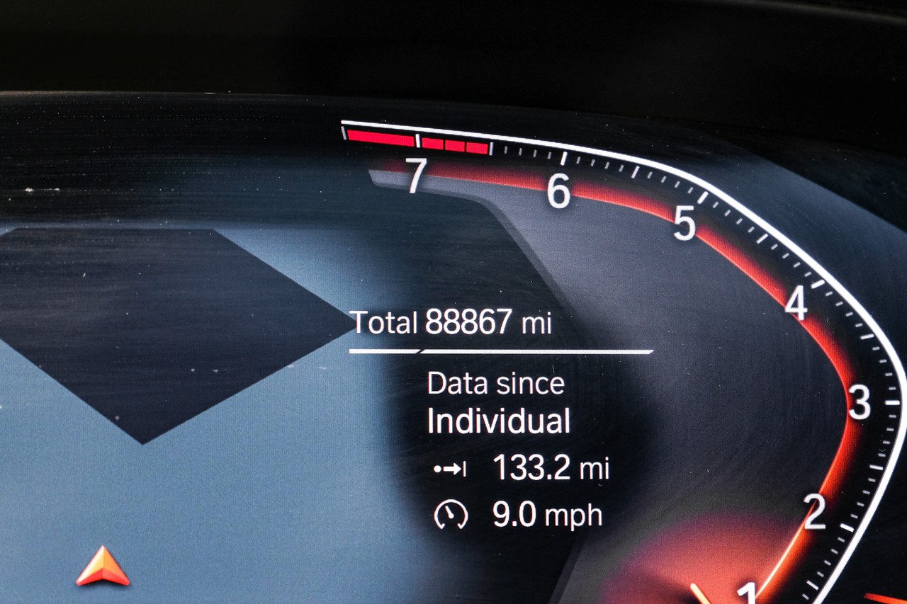 BMW X7 Vehicle Main Gallery Image 21