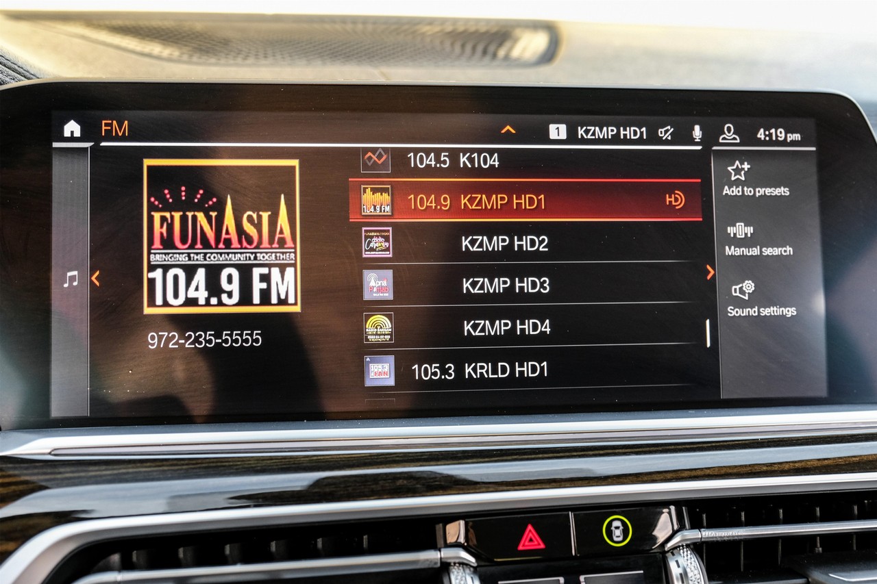 BMW X7 Vehicle Main Gallery Image 28