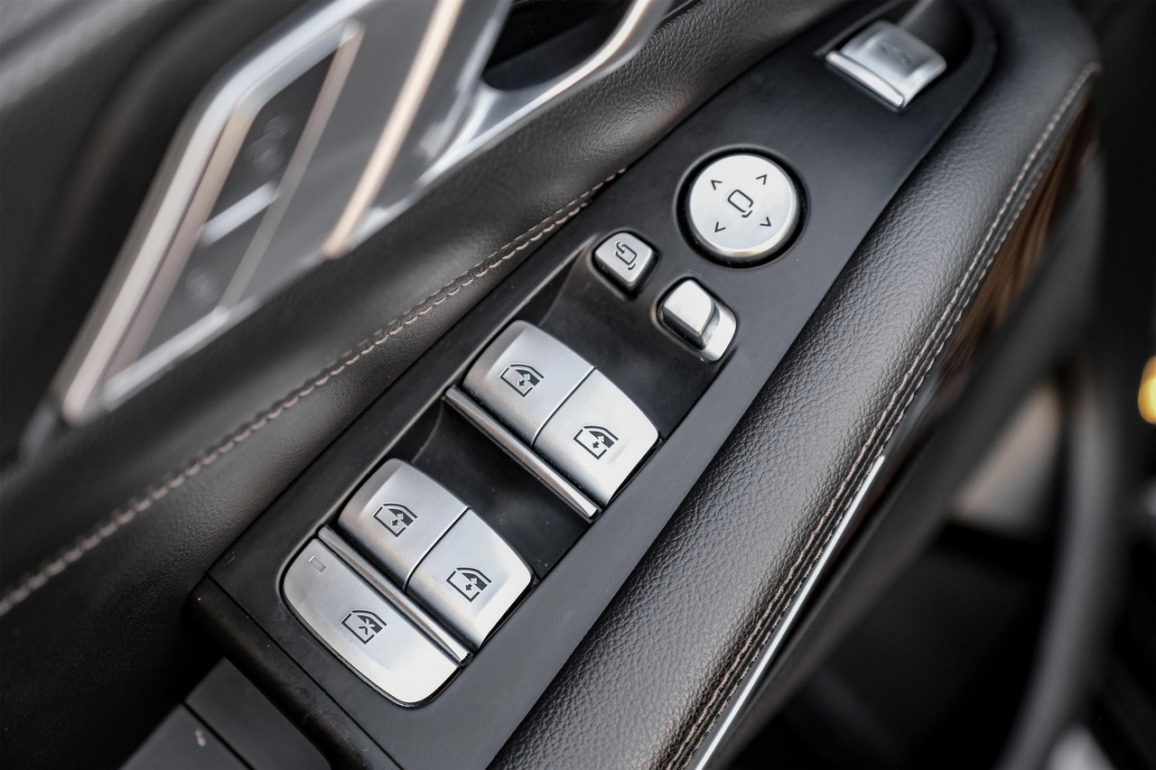 BMW X7 Vehicle Main Gallery Image 40