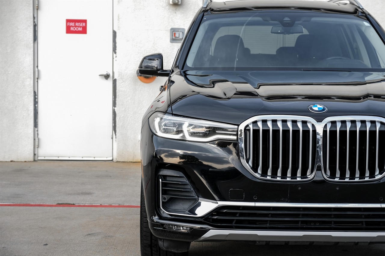 BMW X7 Vehicle Main Gallery Image 44