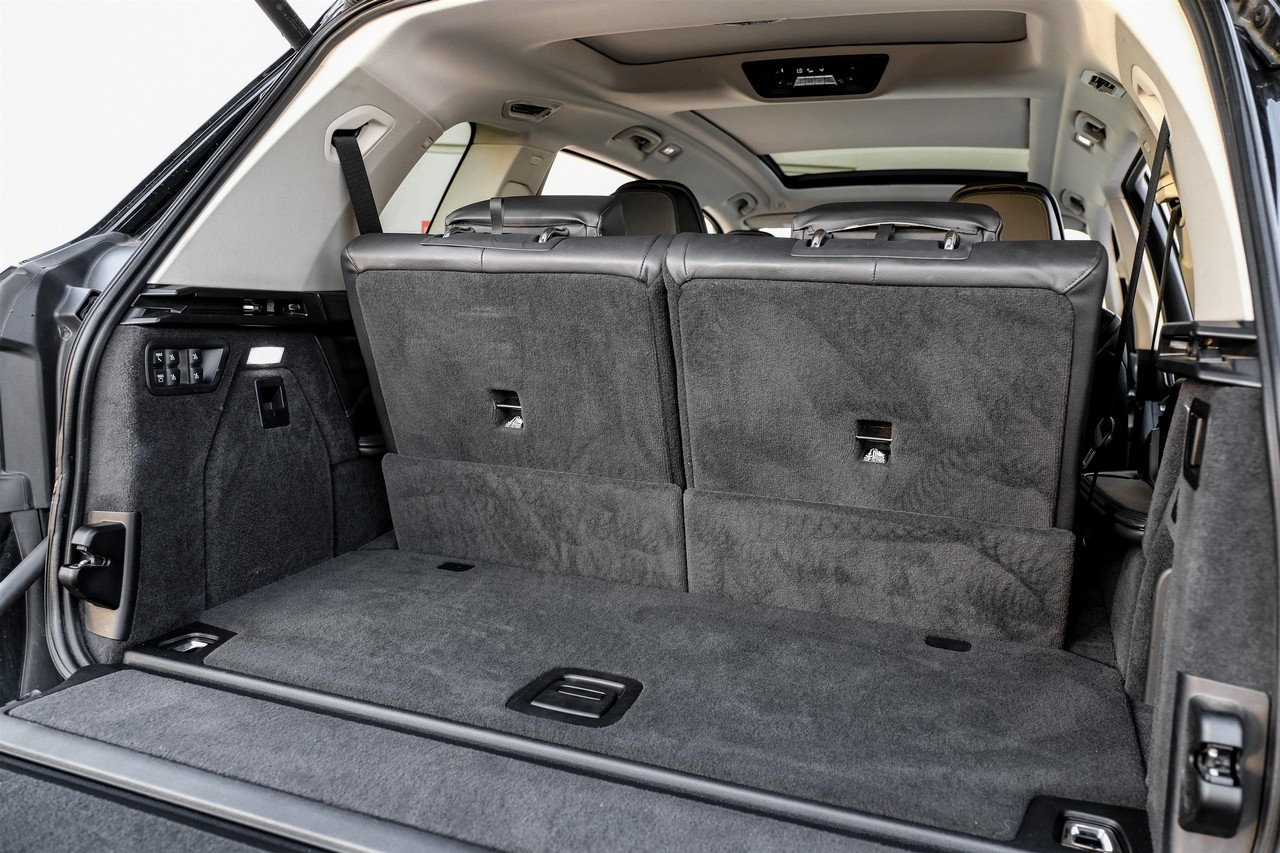 BMW X7 Vehicle Main Gallery Image 46