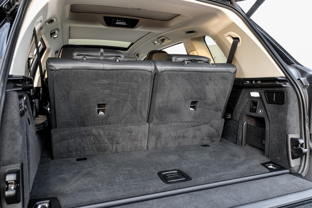 BMW X7 Vehicle Main Gallery Image 47