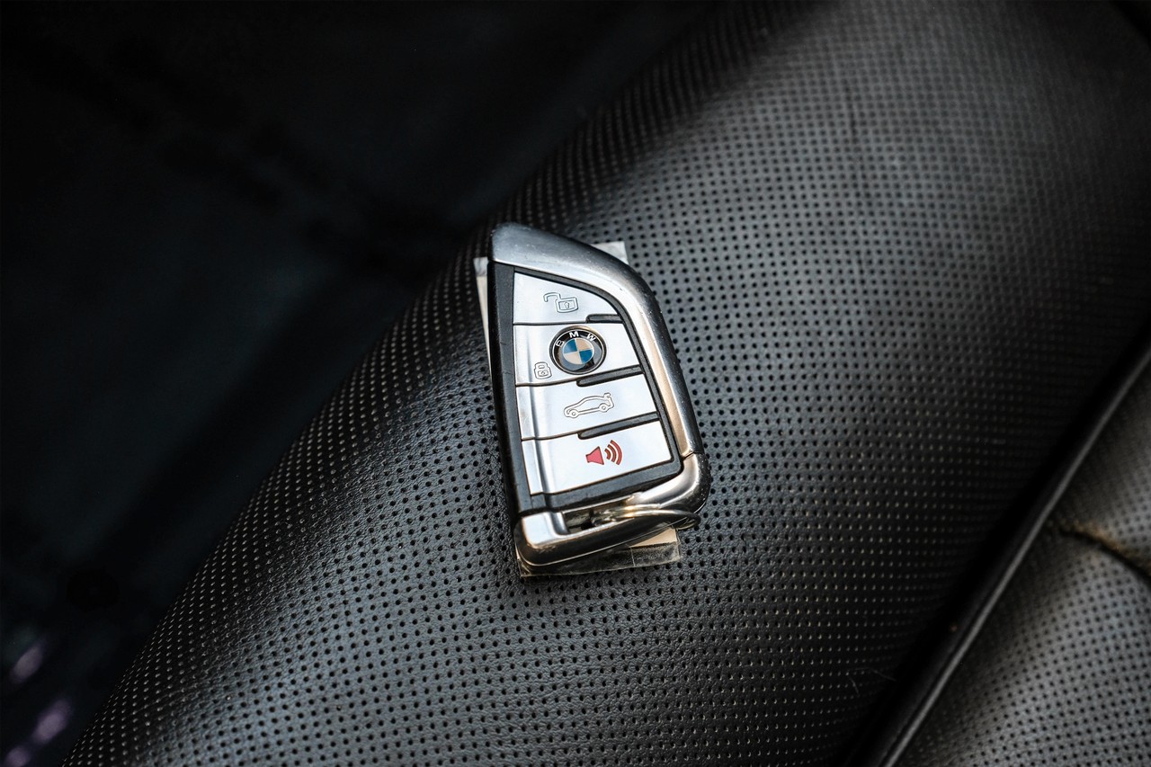 BMW X7 Vehicle Main Gallery Image 52