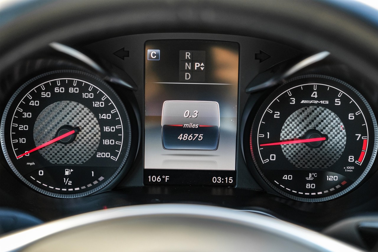 Mercedes-Benz C-Class Vehicle Main Gallery Image 19