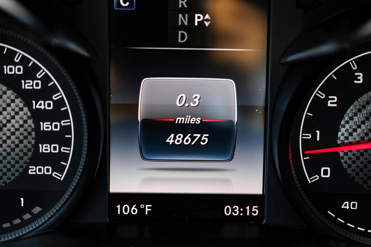 Mercedes-Benz C-Class Vehicle Main Gallery Image 20