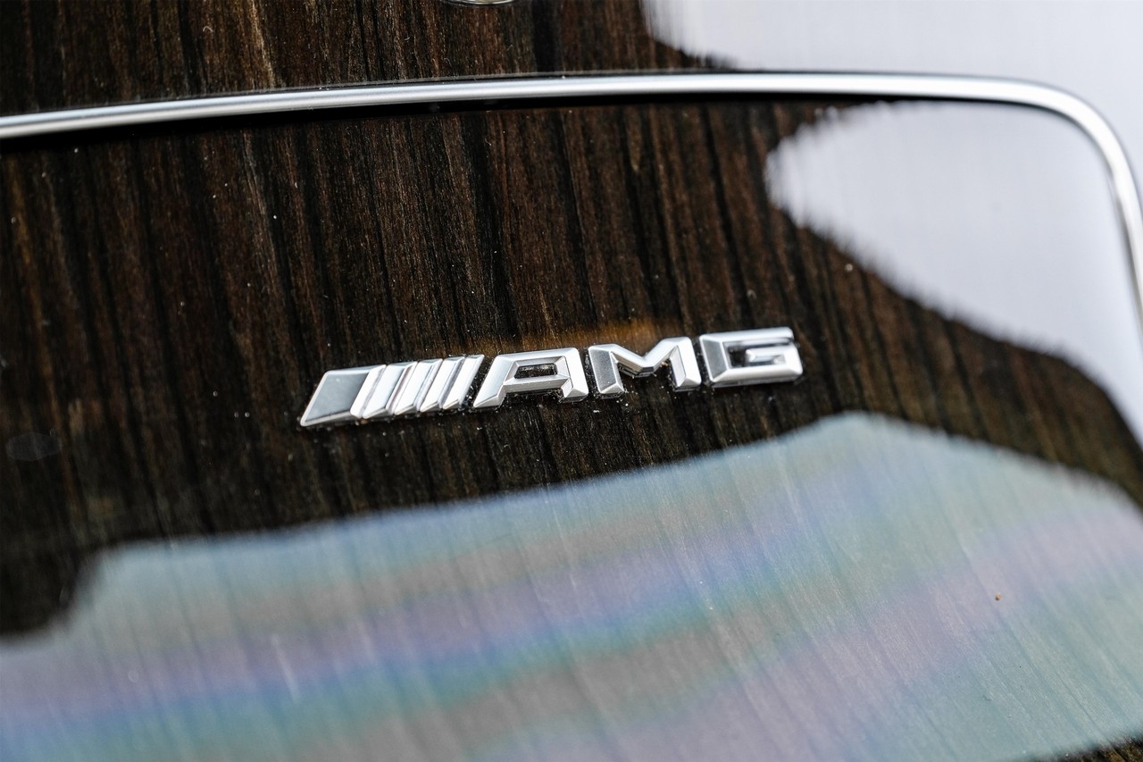 Mercedes-Benz C-Class Vehicle Main Gallery Image 23