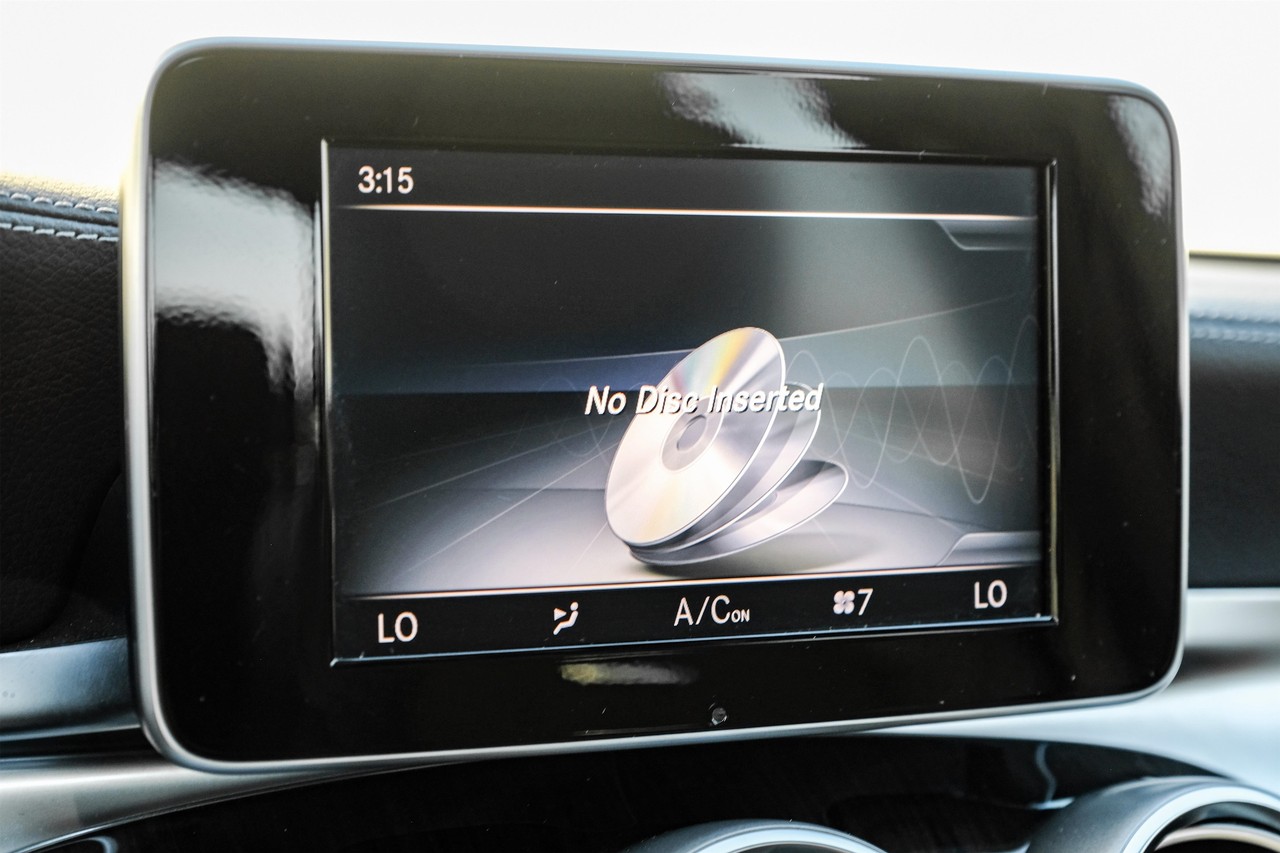 Mercedes-Benz C-Class Vehicle Main Gallery Image 29