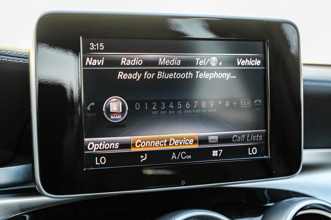 Mercedes-Benz C-Class Vehicle Main Gallery Image 30