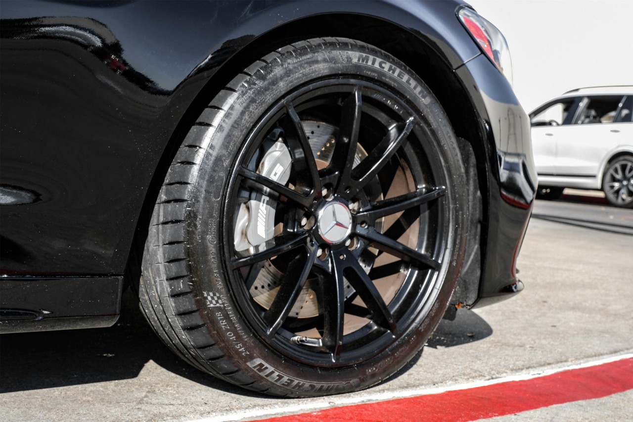 Mercedes-Benz C-Class Vehicle Main Gallery Image 51