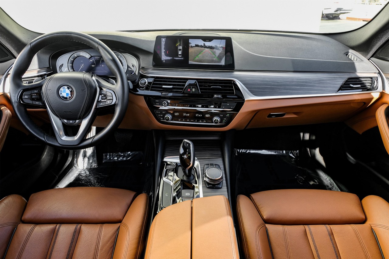 BMW 5 Series Vehicle Main Gallery Image 15