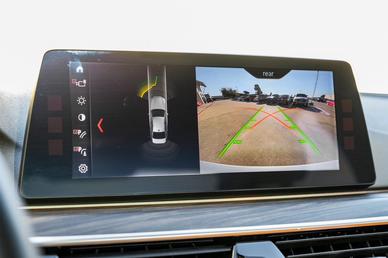 BMW 5 Series Vehicle Main Gallery Image 23