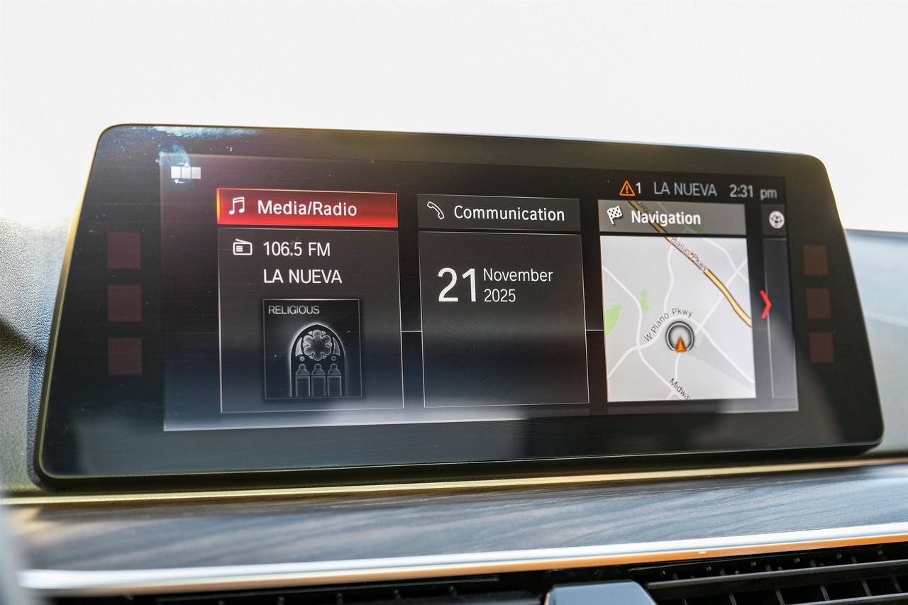 BMW 5 Series Vehicle Main Gallery Image 28