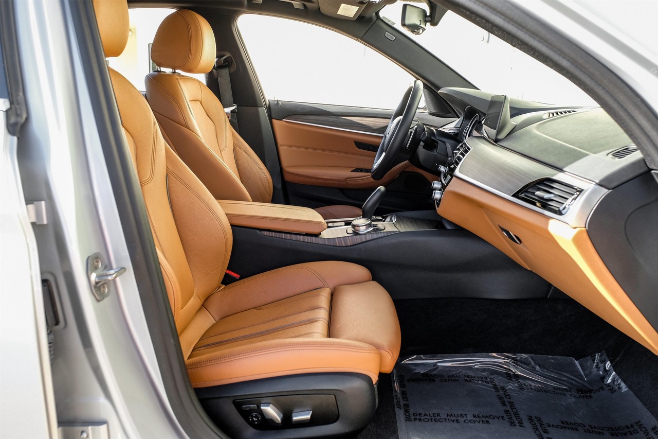 BMW 5 Series Vehicle Main Gallery Image 31