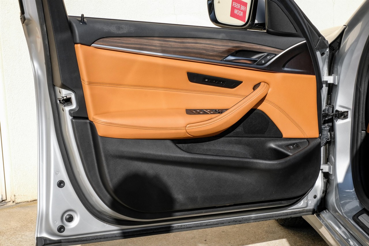 BMW 5 Series Vehicle Main Gallery Image 39