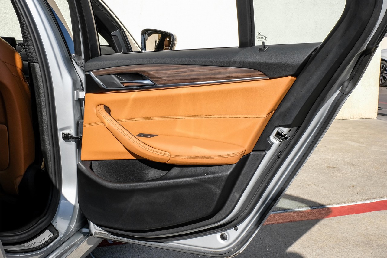 BMW 5 Series Vehicle Main Gallery Image 43