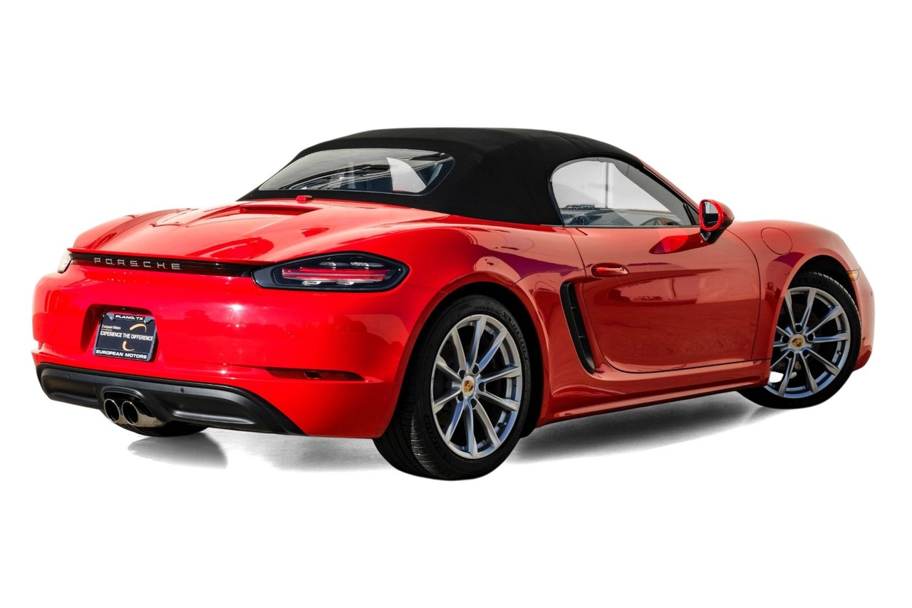 Porsche 718 Boxster Vehicle Main Gallery Image 08