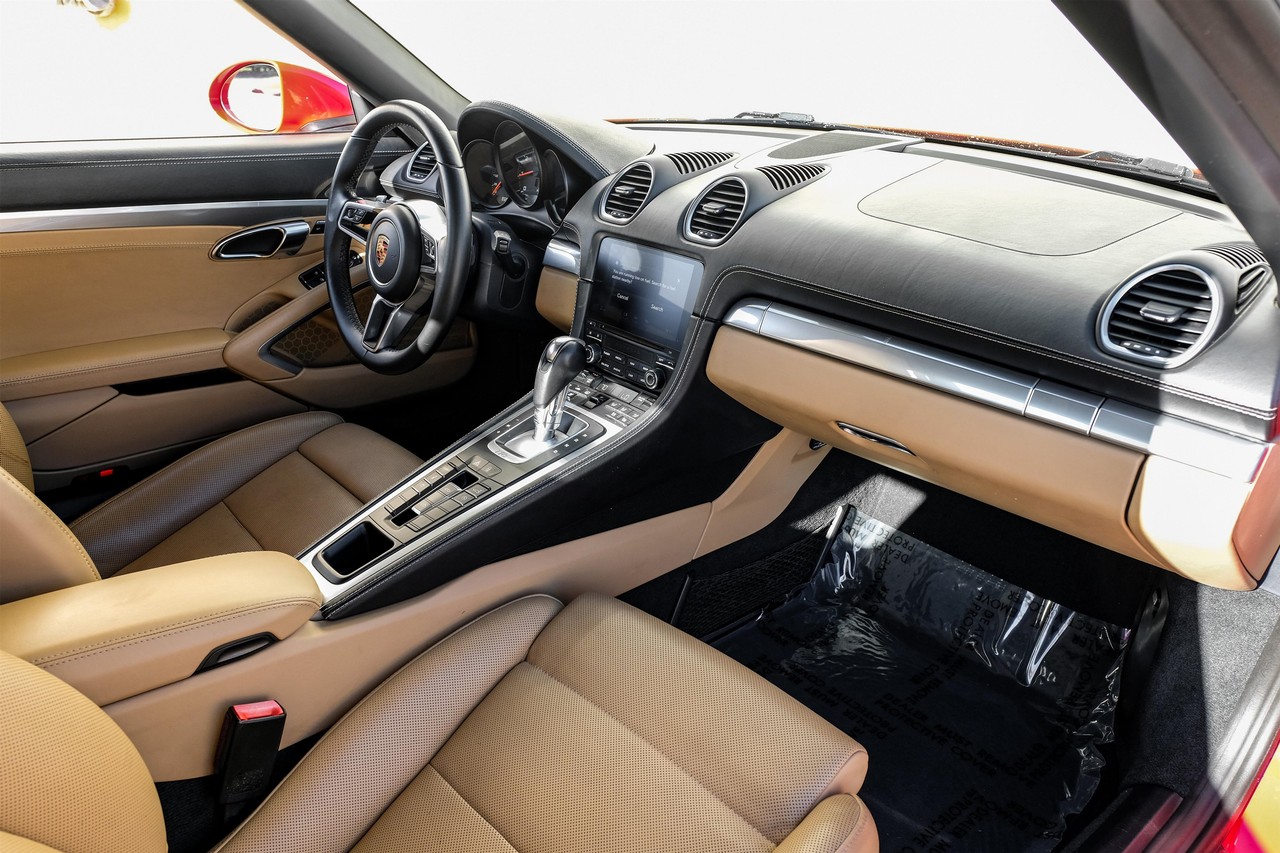 Porsche 718 Boxster Vehicle Main Gallery Image 12