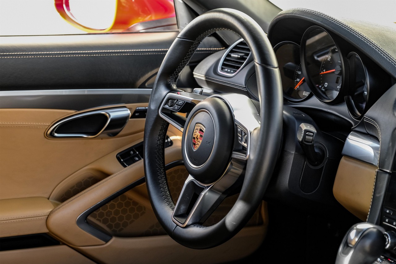 Porsche 718 Boxster Vehicle Main Gallery Image 13