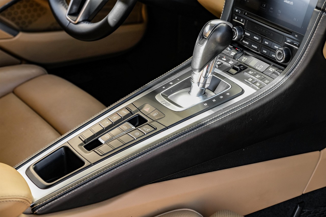 Porsche 718 Boxster Vehicle Main Gallery Image 19