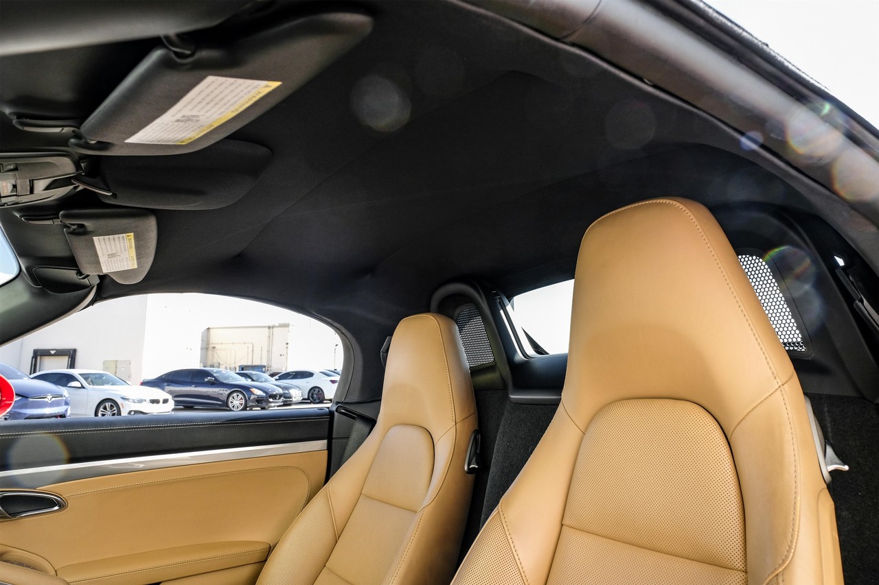 Porsche 718 Boxster Vehicle Main Gallery Image 25