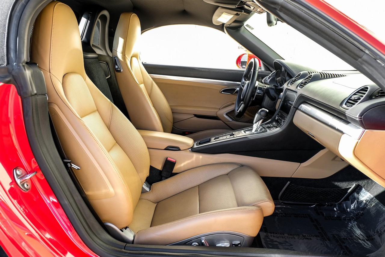 Porsche 718 Boxster Vehicle Main Gallery Image 27