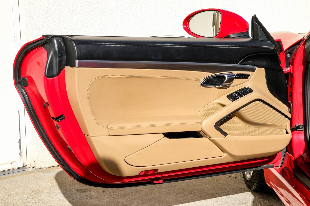 Porsche 718 Boxster Vehicle Main Gallery Image 31