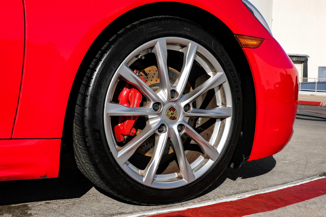 Porsche 718 Boxster Vehicle Main Gallery Image 42