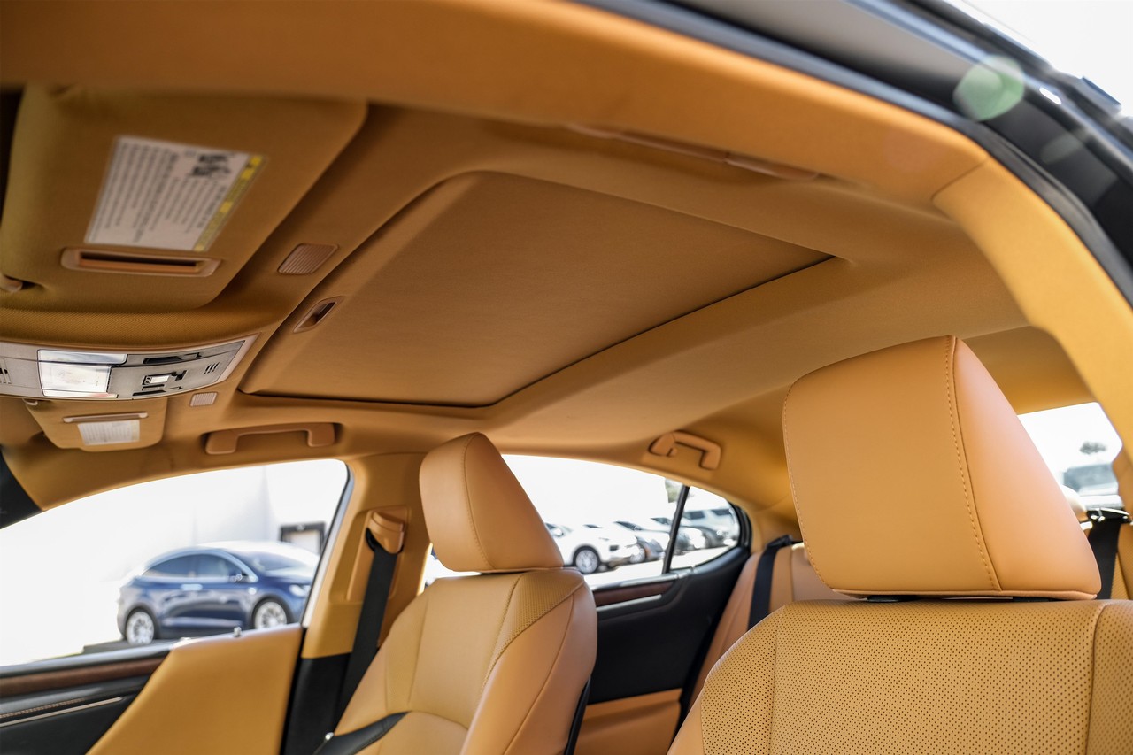 2022 Lexus ES Premium photo 4