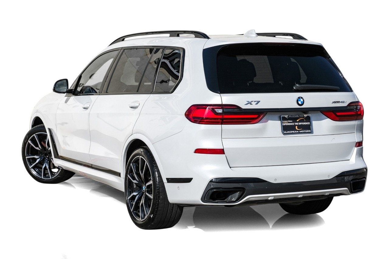 BMW X7 Vehicle Main Gallery Image 11