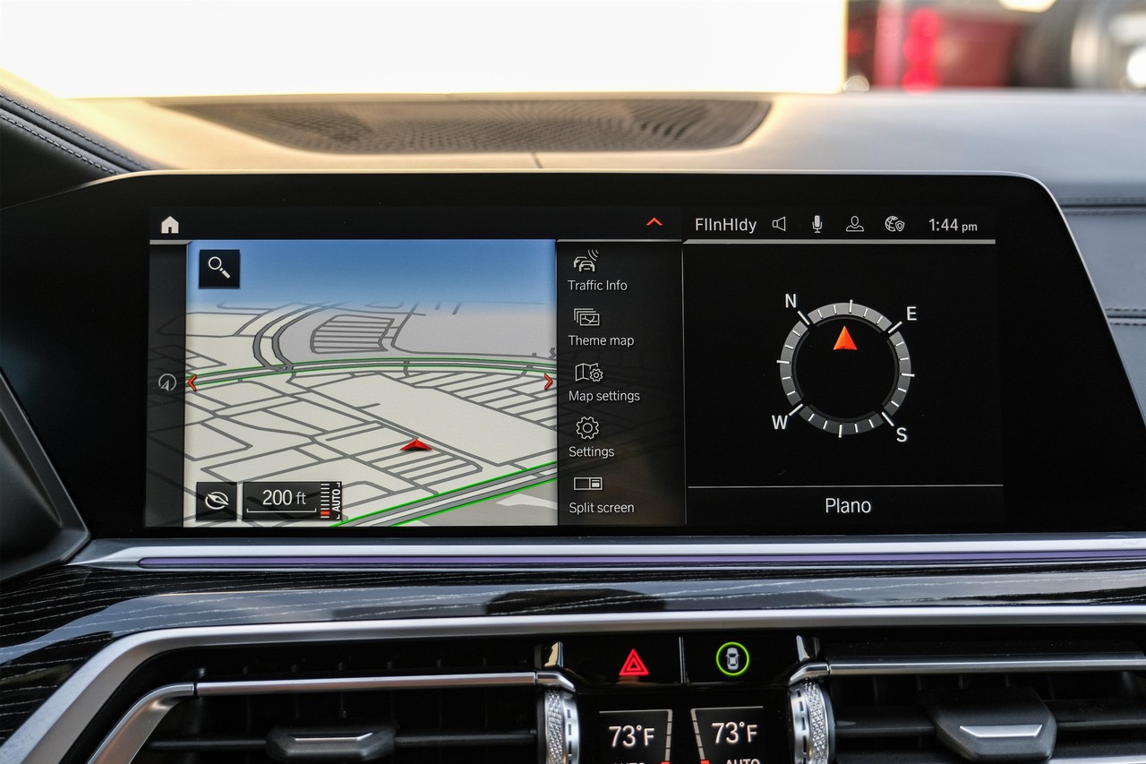 BMW X7 Vehicle Main Gallery Image 22