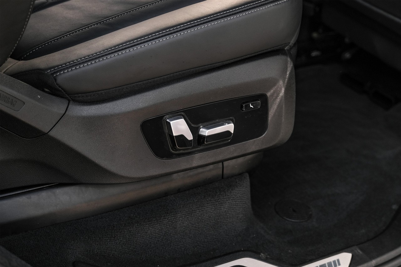 BMW X7 Vehicle Main Gallery Image 39