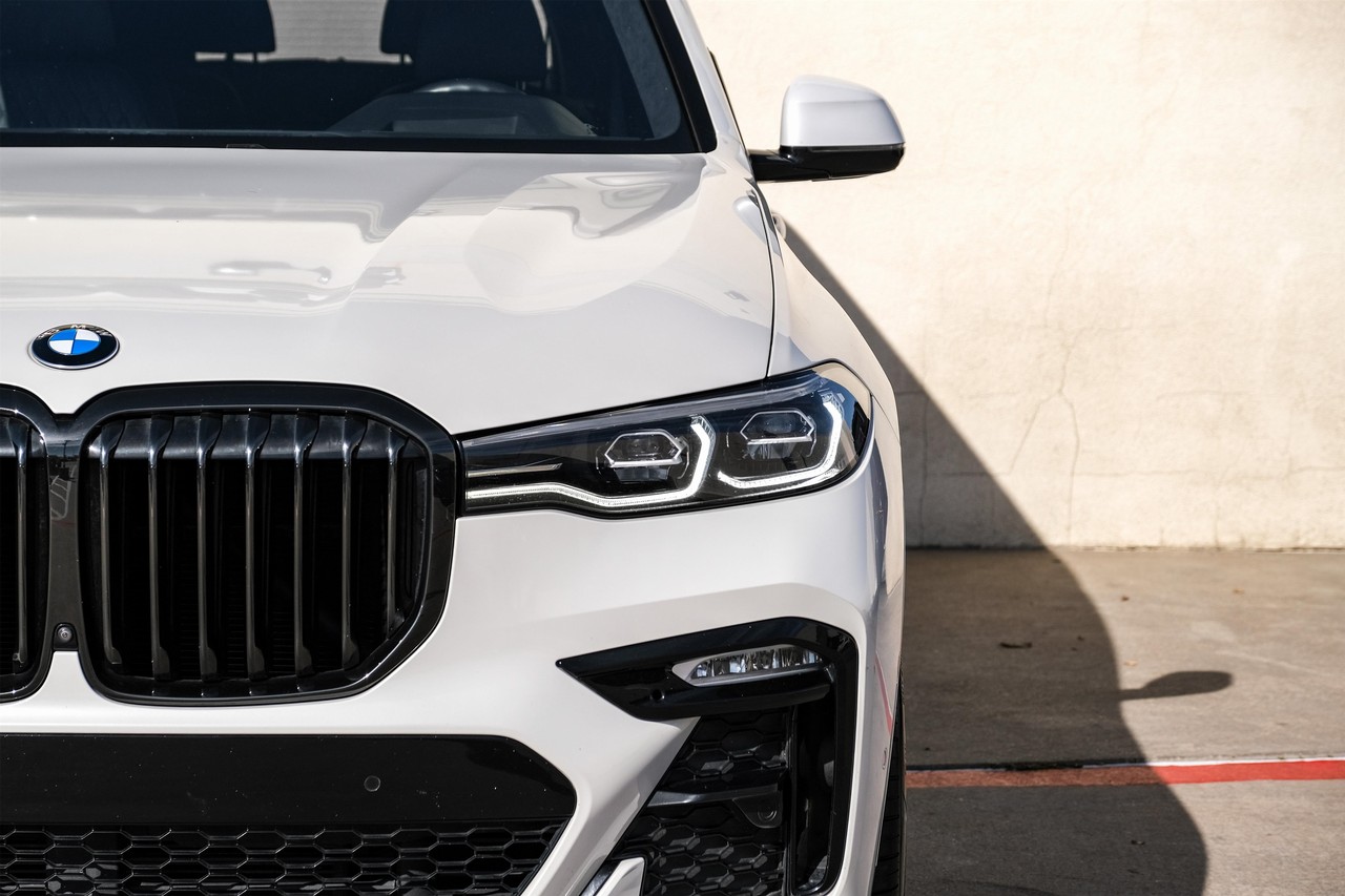BMW X7 Vehicle Main Gallery Image 48