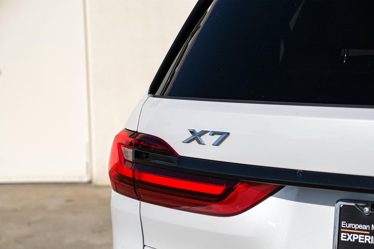 BMW X7 Vehicle Main Gallery Image 50